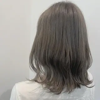 カラー 津秋 朝美のヘアスタイル