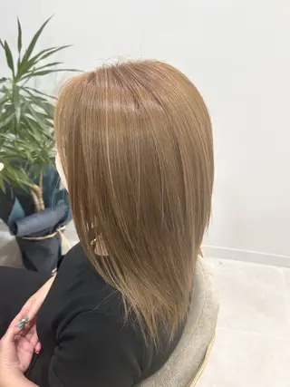 セミロング カラー aini　大阪上本町店所属・芥川 未優のヘアスタイル