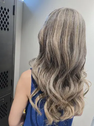 カラー 石井 潤のヘアスタイル