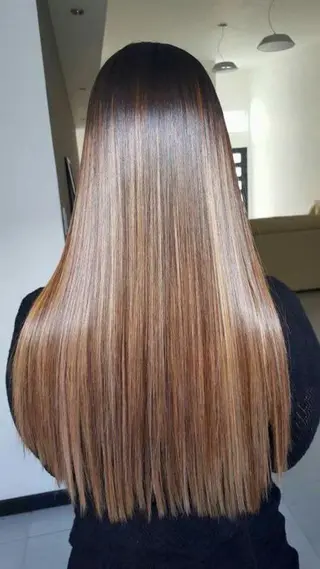 ロング JYO 髪質改善専門家のヘアスタイル