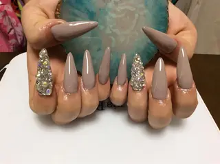 ネイル フラワー ムーンのネイルデザイン