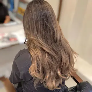 ロング 坂本 璃里杏のヘアスタイル