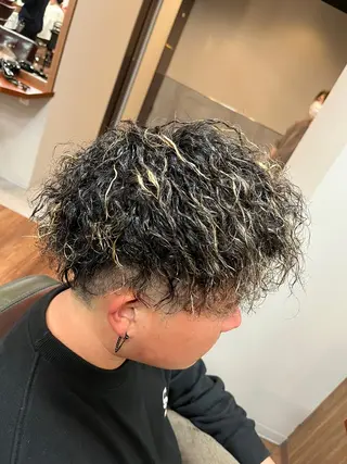 ショート パーマ hair salon fin所属・渡辺 竜太のヘアスタイル