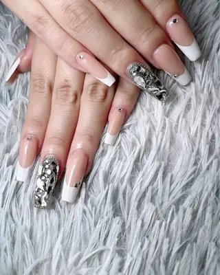 ネイル シェヌネイル JURAのネイルデザイン