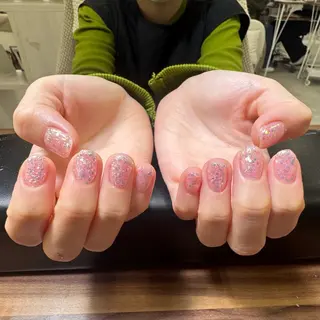 ネイル エーナイン　イオンモール苫小牧店所属・尾﨑 梨緒のネイルデザイン