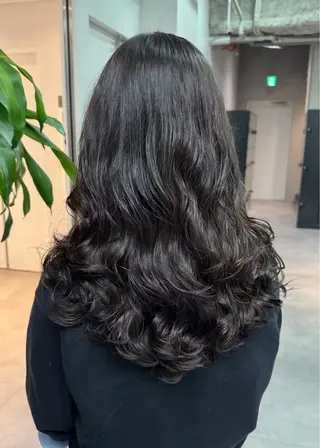 ミディアム パーマ 小田 晃瑛のヘアスタイル