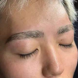 メンズ アイブロウ 𝐫𝐚𝐢 𝐧𝐚𝐢𝐥の眉毛・アイブロウイメージ