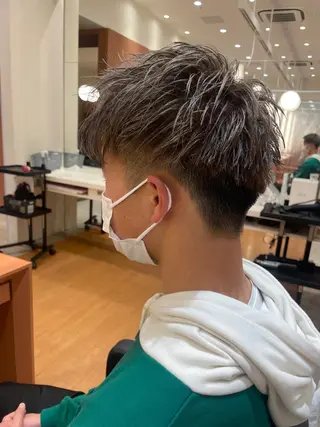 ショート カラー ハイライト 石橋 瑞穂のヘアスタイル