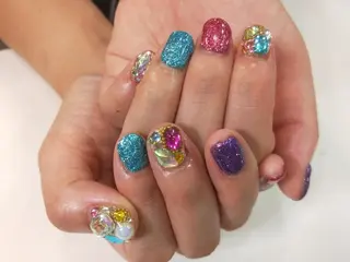 ネイル R'well所属・はばすみれ🎀ﾈｲﾙ 光ﾌｪｲｼｬﾙ ﾍｱのネイルデザイン