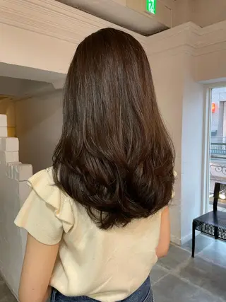 セミロング カラー 平 ちひろのヘアスタイル