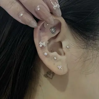 Ray. ちゅるん系ニュアンスのネイルデザイン