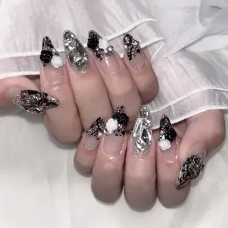 Lind 天王寺 ゆち🎀のネイルデザイン