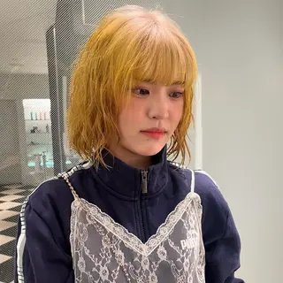 ショート カラー anna 韓国レイヤ ー/ ハッシュカットのヘアスタイル