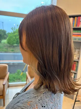 ミディアム カラー ヘアメイクアース所属・片桐 美咲のヘアスタイル