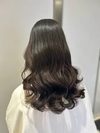 セミロング パーマ コテ巻き風パーマ✨ 韓国ヘア🤎近下菜央のヘアスタイル