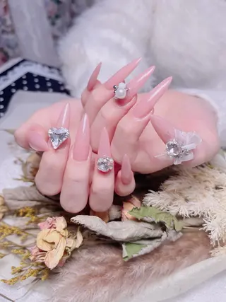 ネイル KARI ネイルサロンのネイルデザイン