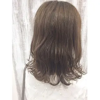 ミディアム カラー 透明感♡︎♡︎ 佐々木早苗のヘアスタイル