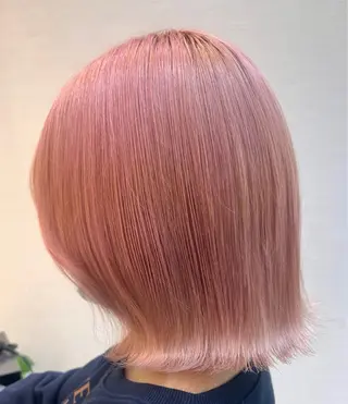 ショート カラー ハイトーン💗ピンク 🛼ベージュ🍀のヘアスタイル