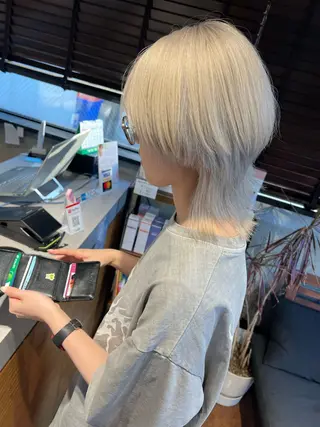 カラー newi TATSUのヘアスタイル