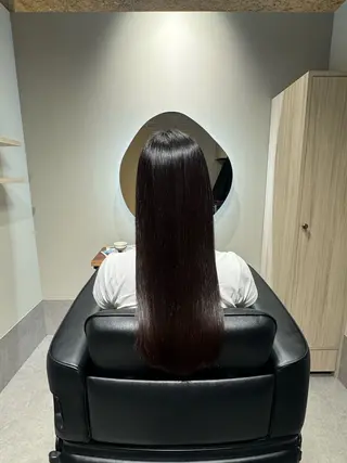 ロング NAVY 橋本心 縮毛矯正のヘアスタイル