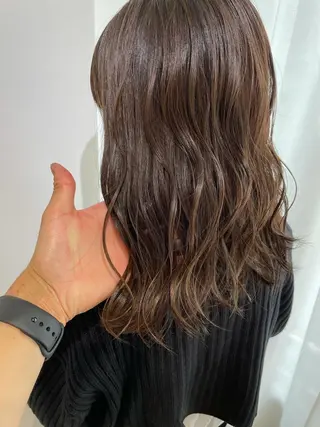 ミディアム カラー eins.hair所属・過去一の柔髪ヘア 🌿einshairのヘアスタイル