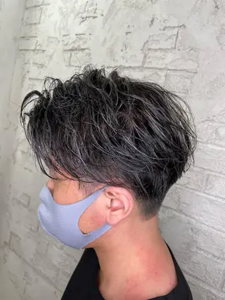 ショート カラー メンズ ブリーチ特化 ハイトーンRYOYAのヘアスタイル