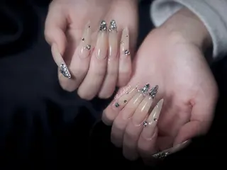 ロング Rola kira nail salon所属・Rola kira 麗のネイルデザイン