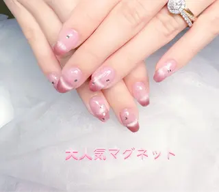 ネイル pink ladyサロン所属・べ にのネイルデザイン