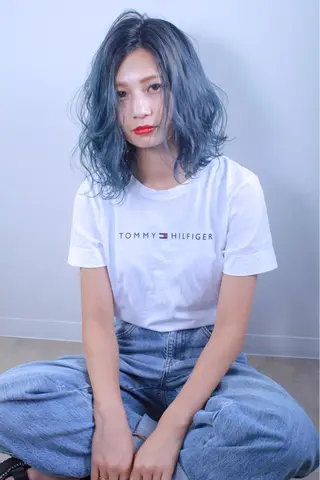 ミディアム カラー 伊藤 裕貴のヘアスタイル