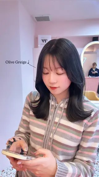 セミロング Rina 透明感カラーのヘアスタイル