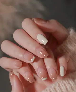 ネイル Emi⭐️⭐️ 上野店のネイルデザイン