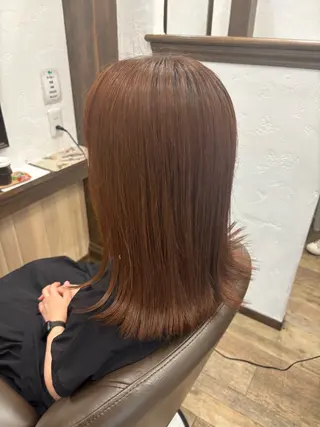 ミディアム カラー 市毛 結菜のヘアスタイル
