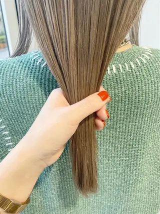 ミディアム カラー 齋藤 咲のヘアスタイル