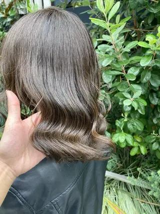 ミディアム カラー ヘアアレンジ 外苑前NO.1艶髪 透明感カラーのヘアスタイル