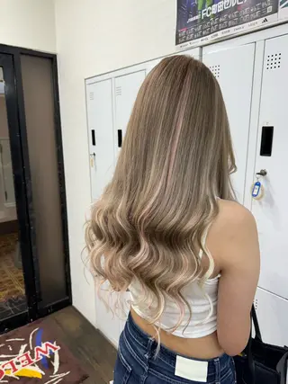 ロング apollo 横浜所属・横浜🦋ハイトーン 🫐シャドウルーツのヘアスタイル