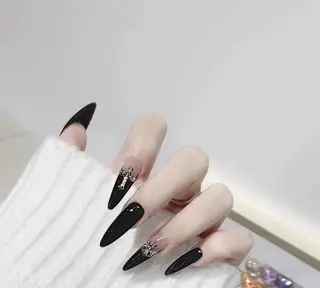 ネイル UniqueNail 長さだし専門店のネイルデザイン