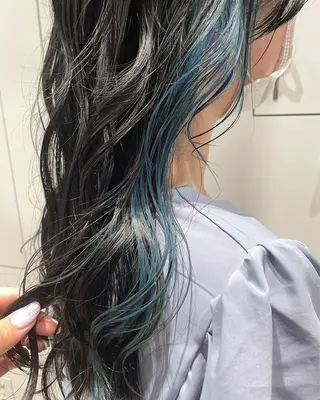 ロング カラー ヘアアレンジ 耳つぼ屋さん ‎🤍りりのヘアスタイル