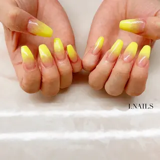 ネイル アイネイルズ所属・早川 梓のネイルデザイン