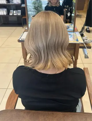 カラー はなび/マツエク /暖色/ブリーチのヘアスタイル