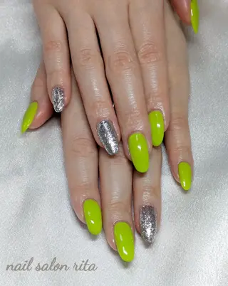 ネイル nail salon rita所属・柴田 理紗のネイルデザイン