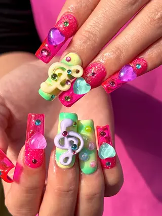 ネイル PINS16✴︎ 原宿ネイリストumiのネイルデザイン