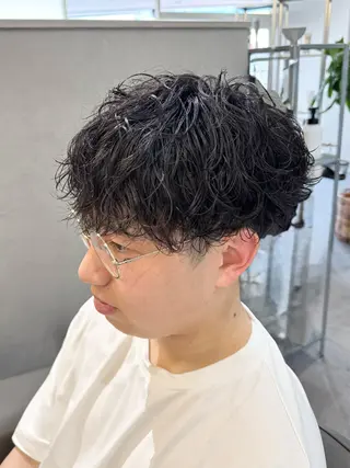 パーマ メンズ Salon de Qualia(サロンドクオリア)所属・ハイトーン/外国人風 カラー/メンズパーマのヘアスタイル