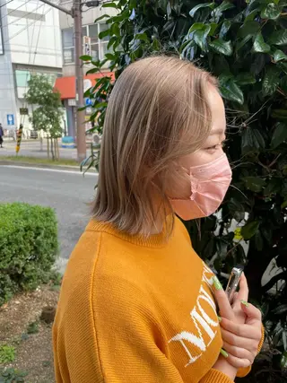 ミディアム カラー akane .のヘアスタイル