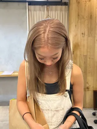 カラー moeka 表参道のヘアスタイル