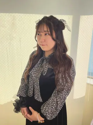 ロング ヘアアレンジ アールバイニーナ所属・R by NINA アールバイニーナのヘアスタイル