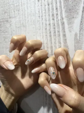 ネイル 13日3980円‼️ マグもデザインも◎のネイルデザイン