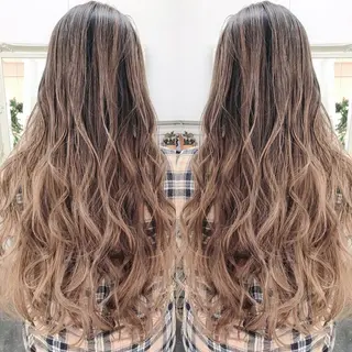 ロング カラー ヘアアレンジ Mariana/ 鶴原-ハイライトのヘアスタイル