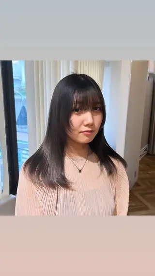 セミロング カラー デザインカラー 🥨HAZUKiのヘアスタイル