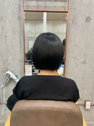 ショート カリン/ カット・ブリーチのヘアスタイル