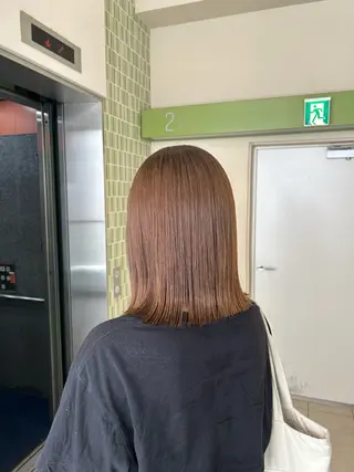 ミディアム .AIRI🌼 暖色/ぱつっとぼぶのヘアスタイル